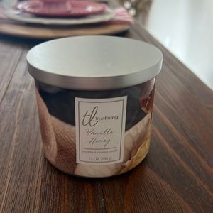 True living vanilla honey 3 wick candle